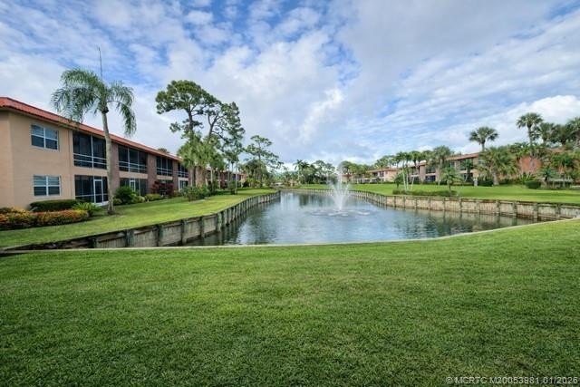 Experience resort-style living with unlimited golf in this 1 BR - Beach Condo for sale in Stuart, Florida on Beachhouse.com