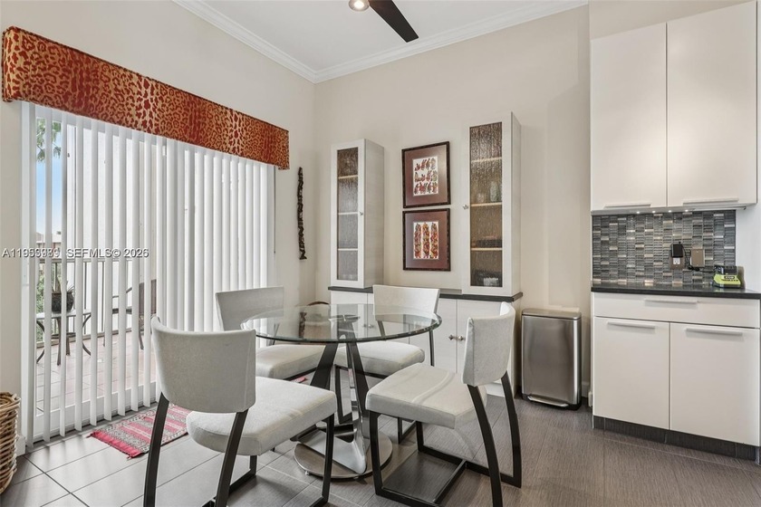 Rarely available corner Penthouse unit in Granville, 10 ft high - Beach Condo for sale in Tamarac, Florida on Beachhouse.com