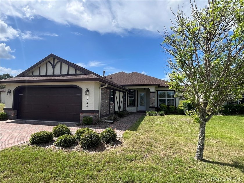At Deer Park Cottages the developer believes that your next - Beach Home for sale in Homosassa, Florida on Beachhouse.com