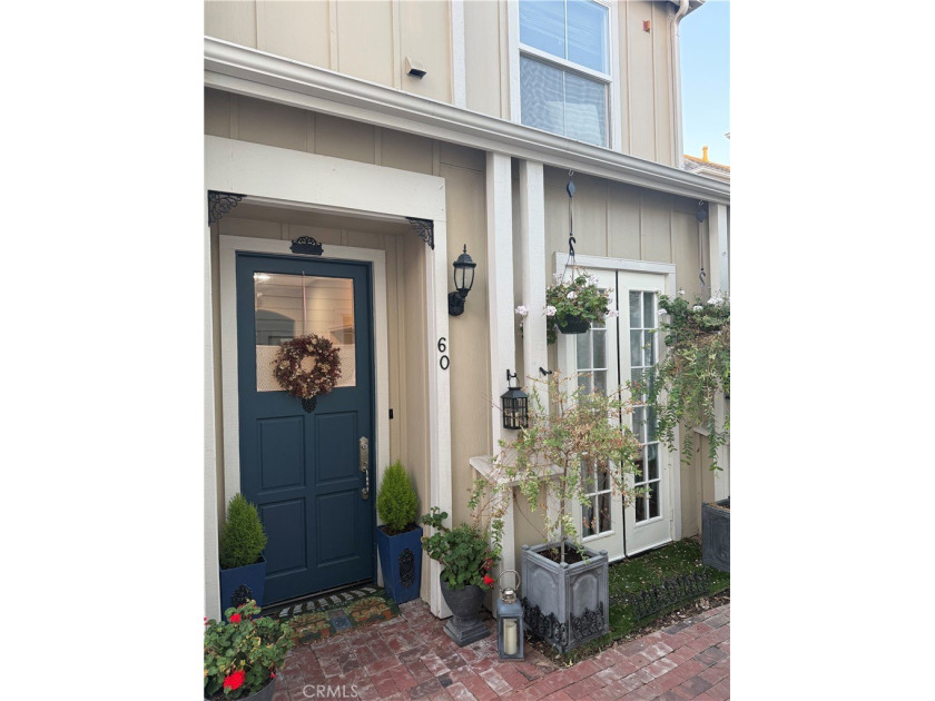 Enjoy the perfect blend of convenience and coastal tranquility - Beach Townhome/Townhouse for sale in Redondo Beach, California on Beachhouse.com