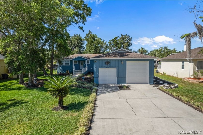 Waterfront Paradise in Riverhaven Village! New roof scheduled! - Beach Home for sale in Homosassa, Florida on Beachhouse.com