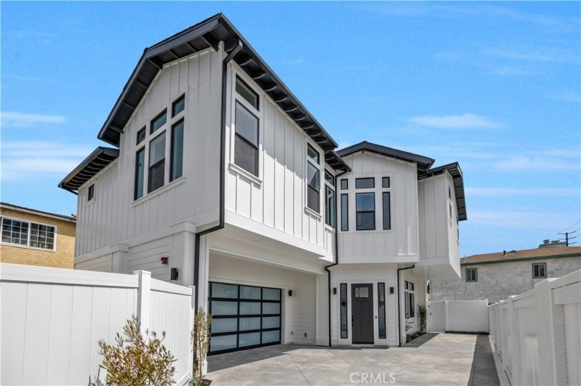 Stunning New Construction Home with Impressive Features
This - Beach Townhome/Townhouse for sale in Redondo Beach, California on Beachhouse.com