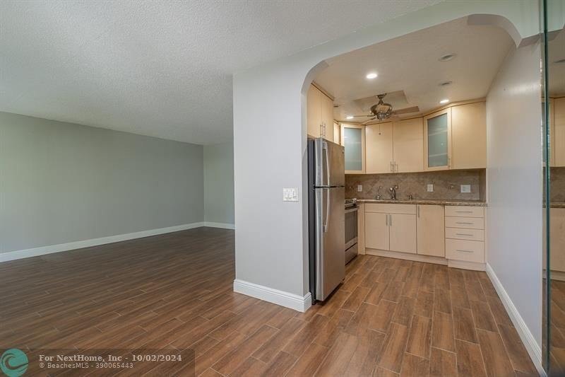 THIS IS JUST WHAT YOU HAVE BEEN WAITING FOR! PRICED TO SELL & - Beach Condo for sale in Deerfield Beach, Florida on Beachhouse.com