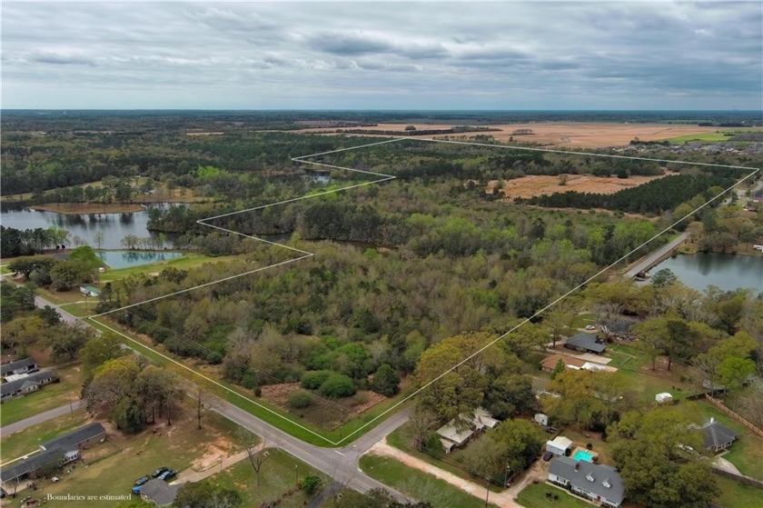This exceptional land in West Mobile boasts an impressive 140+/- - Beach Acreage for sale in Theodore, Alabama on Beachhouse.com