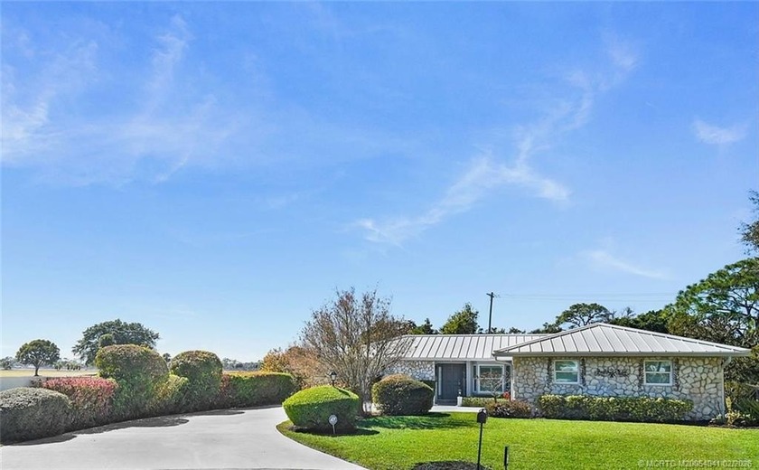 Beautiful updated CBS 2 Bedroom, 2 Bathroom 1671 Sq Ft, Golf - Beach Home for sale in Stuart, Florida on Beachhouse.com