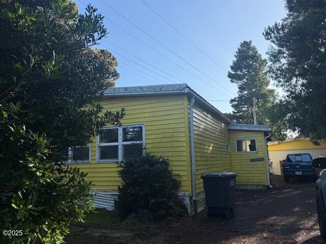 PRICED FOR QUICK SALE... Motivated Seller for this starter home - Beach Home for sale in Waldport, Oregon on Beachhouse.com