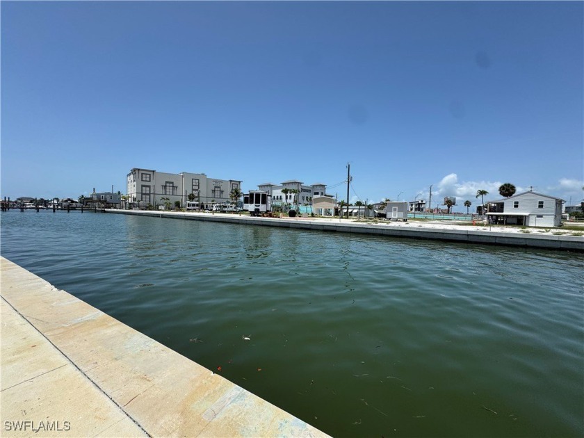Great location, Just one back from the seawall and access to the - Beach Acreage for sale in Fort Myers Beach, Florida on Beachhouse.com