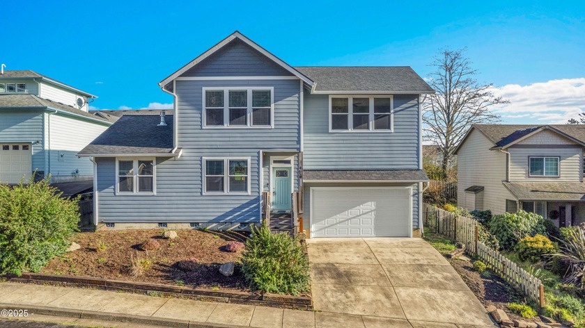 Beautiful 2018 Garden Estates custom home with 2 master suites - Beach Home for sale in Lincoln City, Oregon on Beachhouse.com