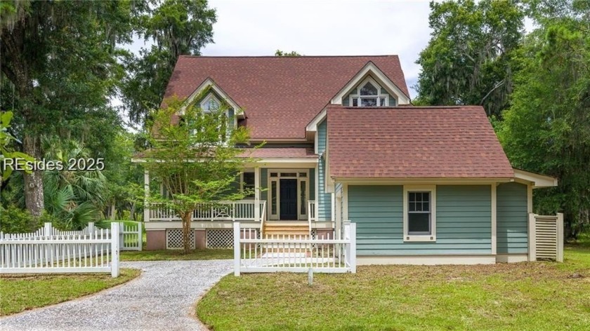 This 3,152 sq ft 4BR/3.5BA cottage in Haig Point is one of the - Beach Home for sale in Daufuskie Island, South Carolina on Beachhouse.com