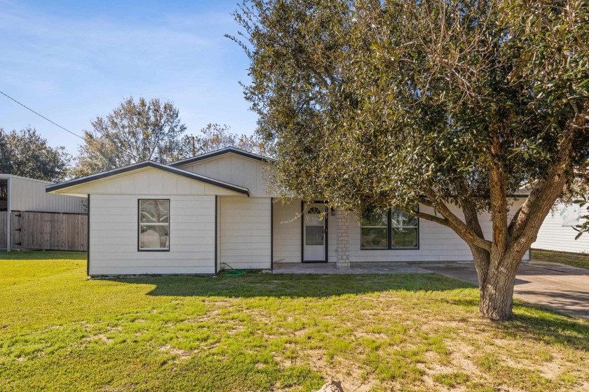 Welcome to 6259 Pat Ave! If you are looking for something that - Beach Home for sale in Port Arthur, Texas on Beachhouse.com