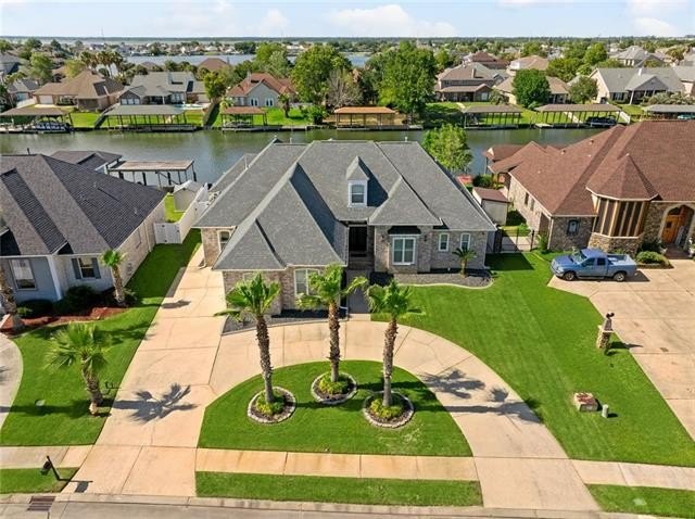 Welcome to this all-brick home in Slidell featuring an open - Beach Home for sale in Slidell, Louisiana on Beachhouse.com