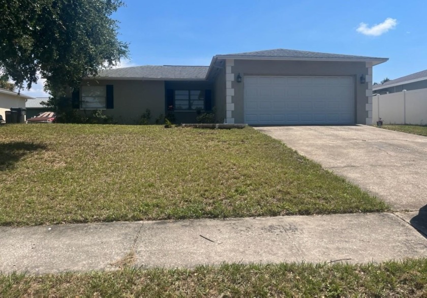 Nice home 3 bedroom, 2 bath, 2 car garage. Open great room floor - Beach Home for sale in Tarpon Springs, Florida on Beachhouse.com