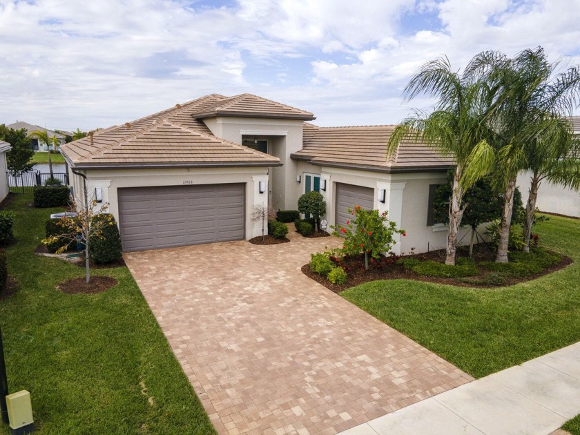 Come enjoy this beautiful Caroline Model, POOL HOME in the - Beach Home for sale in Port Saint Lucie, Florida on Beachhouse.com