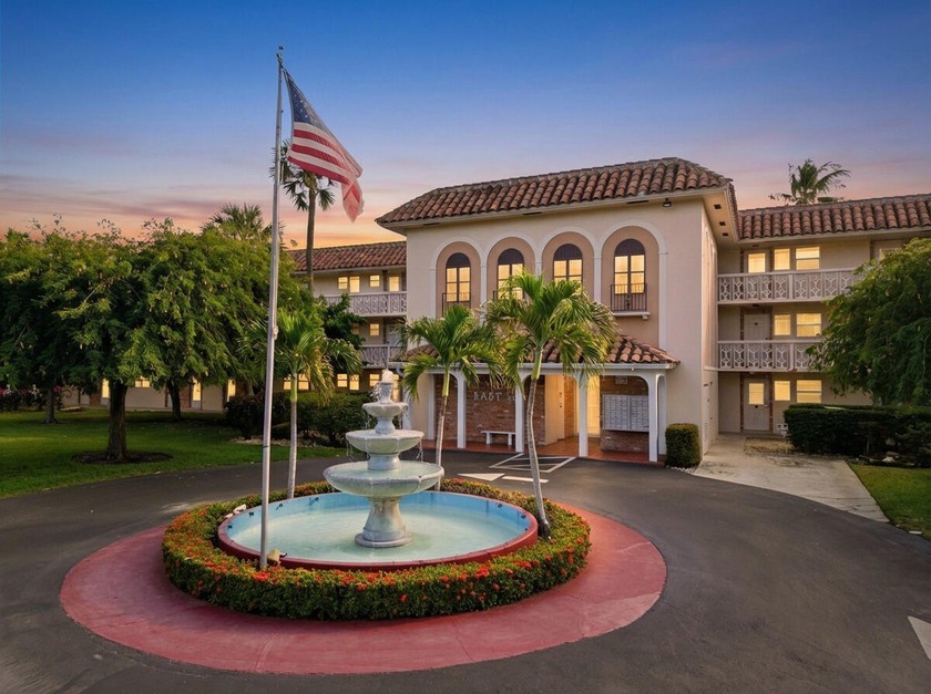 Location, Location, Location! An exceptional opportunity to - Beach Condo for sale in Boca Raton, Florida on Beachhouse.com