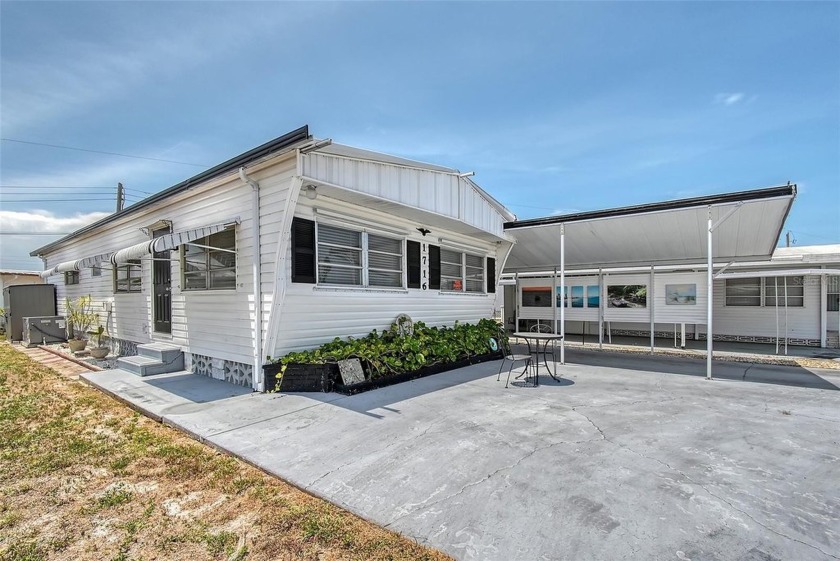 Located in the heart of Trailer Estates--one of Sarasota Bay's - Beach Home for sale in Bradenton, Florida on Beachhouse.com