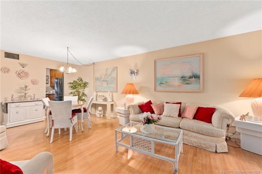 This cozy condo offers everything you need for Florida living - Beach Condo for sale in Stuart, Florida on Beachhouse.com