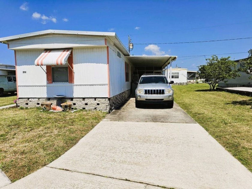 Lakeview Estates offers a maintenance-free lifestyle with access - Beach Home for sale in South Daytona, Florida on Beachhouse.com