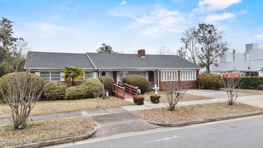 Move-in-ready and fully furnished, and a large corner lot, this - Beach Home for sale in Wilmington, North Carolina on Beachhouse.com