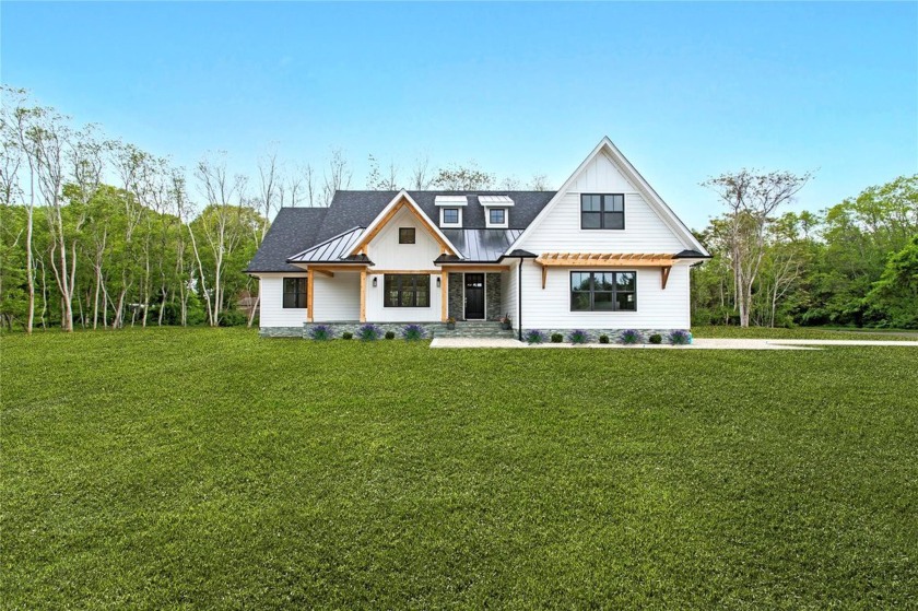Stunning new construction in the heart of Wine Country. This - Beach Home for sale in Jamesport, New York on Beachhouse.com