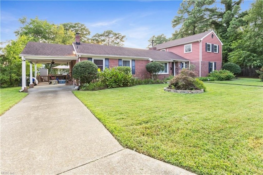 *Welcome to your waterfront home in the heart of Olde Wythe! - Beach Home for sale in Hampton, Virginia on Beachhouse.com