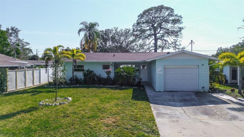 Beautifully renovated 3-bedroom, 2-bath single-family home in - Beach Home for sale in St. Petersburg, Florida on Beachhouse.com