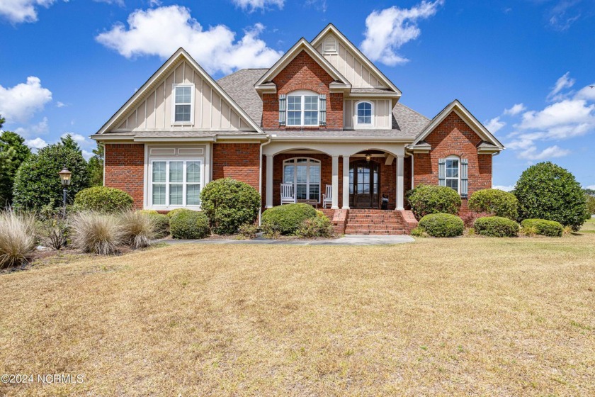 Stunning home with Chef's Kitchen and First-Floor Master Suite! - Beach Home for sale in New Bern, North Carolina on Beachhouse.com