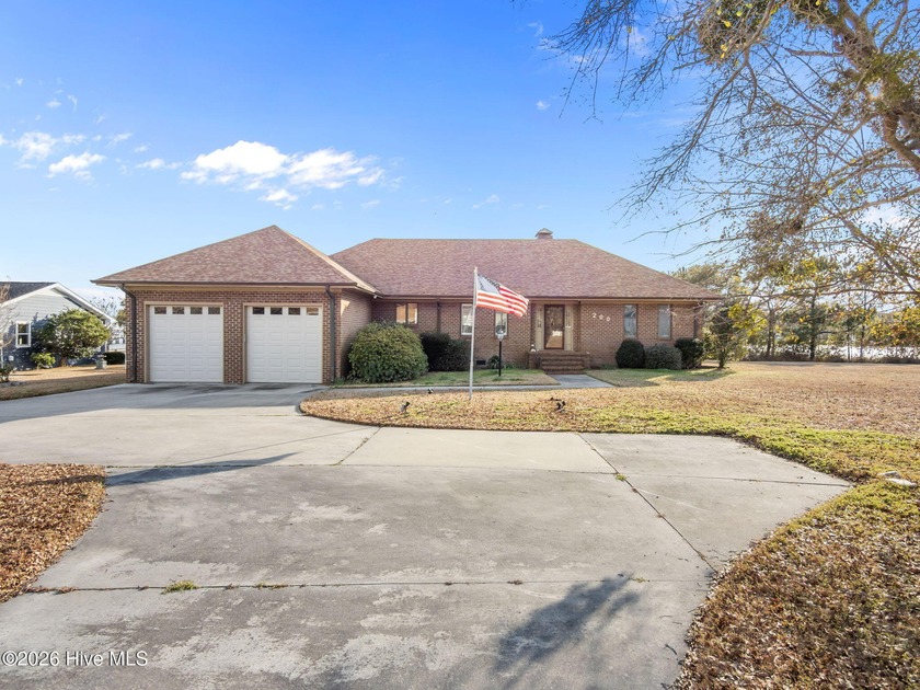 Welcome Home to this Turn Key Brick Ranch All You Need to do is - Beach Home for sale in Newport, North Carolina on Beachhouse.com