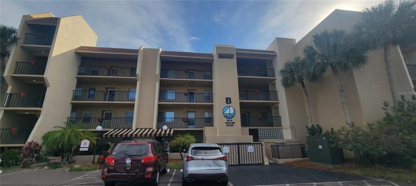 Seller motivated ! Enjoy resort style living in a beautiful - Beach Condo for sale in Tarpon Springs, Florida on Beachhouse.com