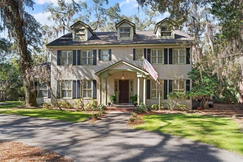 Welcome to this charming, coastal gem nestled in the heart of St - Beach Home for sale in Saint Simons, Georgia on Beachhouse.com