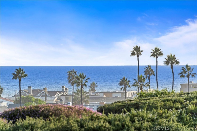 One of the best locations on the bluff, this FRONT ROW condo - Beach Condo for sale in Newport Beach, California on Beachhouse.com