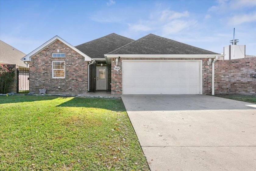 Perfectly situated between shopping and industry this 15 year - Beach Home for sale in Port Arthur, Texas on Beachhouse.com