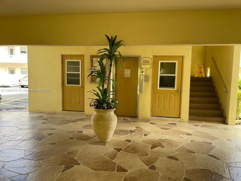 Welcome to this charming 1 bedroom, 1 bathroom ,renovated with - Beach Condo for sale in Lauderdale Lakes, Florida on Beachhouse.com