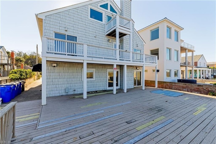 This Bay front duplex offers a 3BR/2.5BTH direct beach front - Beach Townhome/Townhouse for sale in Norfolk, Virginia on Beachhouse.com