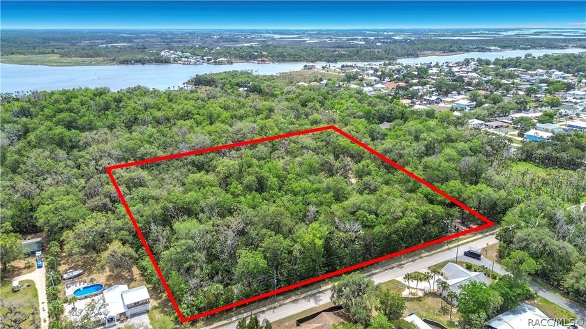 Build your dream home on this incredible 3+ acre homesite in the - Beach Acreage for sale in Crystal River, Florida on Beachhouse.com
