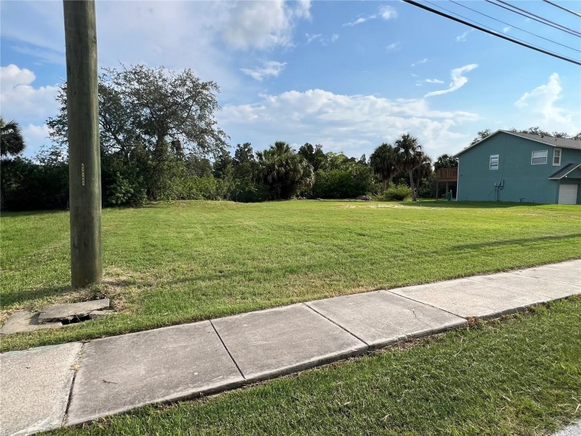 Looking for affordable waterfront footage?  This vacant lot is - Beach Lot for sale in Port Richey, Florida on Beachhouse.com