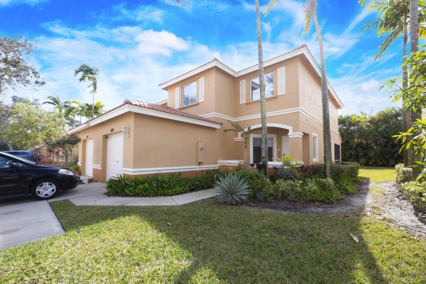 Welcome to this conveniently located 4 bedroom, 2.5 bathroom - Beach Townhome/Townhouse for sale in West Palm Beach, Florida on Beachhouse.com