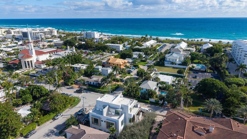 Located in the heart of Delray Beach's vibrant and charming - Beach Townhome/Townhouse for sale in Delray Beach, Florida on Beachhouse.com