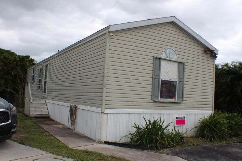 All ages community! This home is ready for you to redecorate to - Beach Home for sale in Boynton Beach, Florida on Beachhouse.com