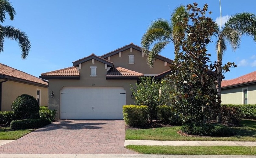 This could be your new home and lifestyle! This move-in ready - Beach Home for sale in Nokomis, Florida on Beachhouse.com