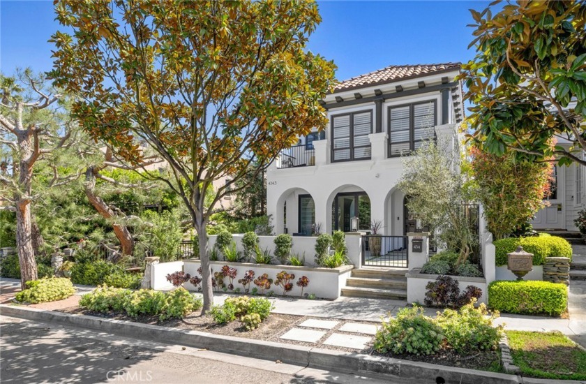 This beautiful coastal home in the Flower Streets was completely - Beach Condo for sale in Corona Del Mar, California on Beachhouse.com