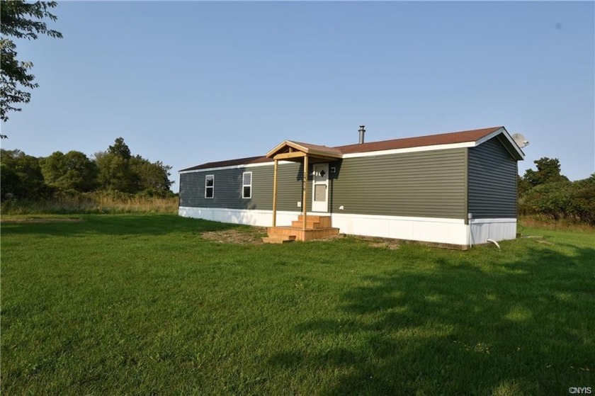 Completely renovated home, with three bedrooms and one bath - Beach Home for sale in Chaumont, New York on Beachhouse.com