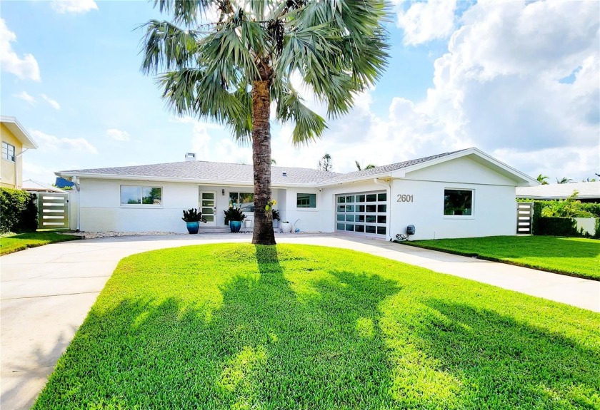 Discover this exquisite 3/3 waterfront luxury home, renovated to - Beach Home for sale in St. Petersburg, Florida on Beachhouse.com