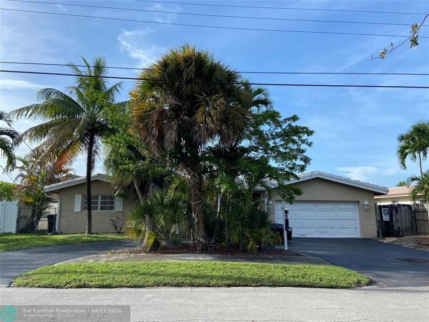 neighborhood delight with FOUR bedrooms, 2.5 baths. amazing - Beach Home for sale in Fort Lauderdale, Florida on Beachhouse.com