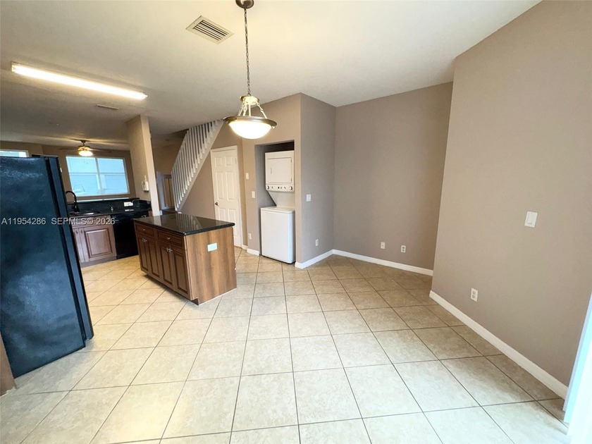 SONOMA BAY COMMUNITY! Townhome offering immediate rental income - Beach Townhome/Townhouse for sale in Riviera Beach, Florida on Beachhouse.com