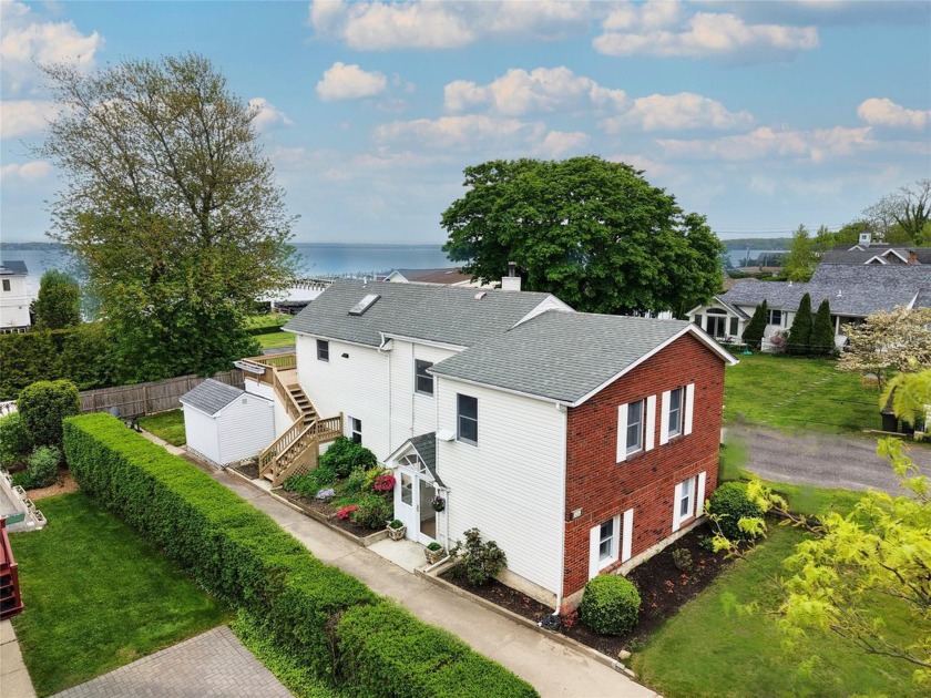 Rarely available! This beautifully maintained 3BR, 2BA home is - Beach Home for sale in New Suffolk, New York on Beachhouse.com