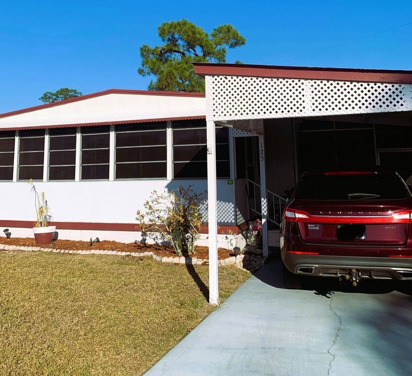 Move right in! This 2BR/2BA 24x40 double-wide comes fully - Beach Home for sale in Sebastian, Florida on Beachhouse.com