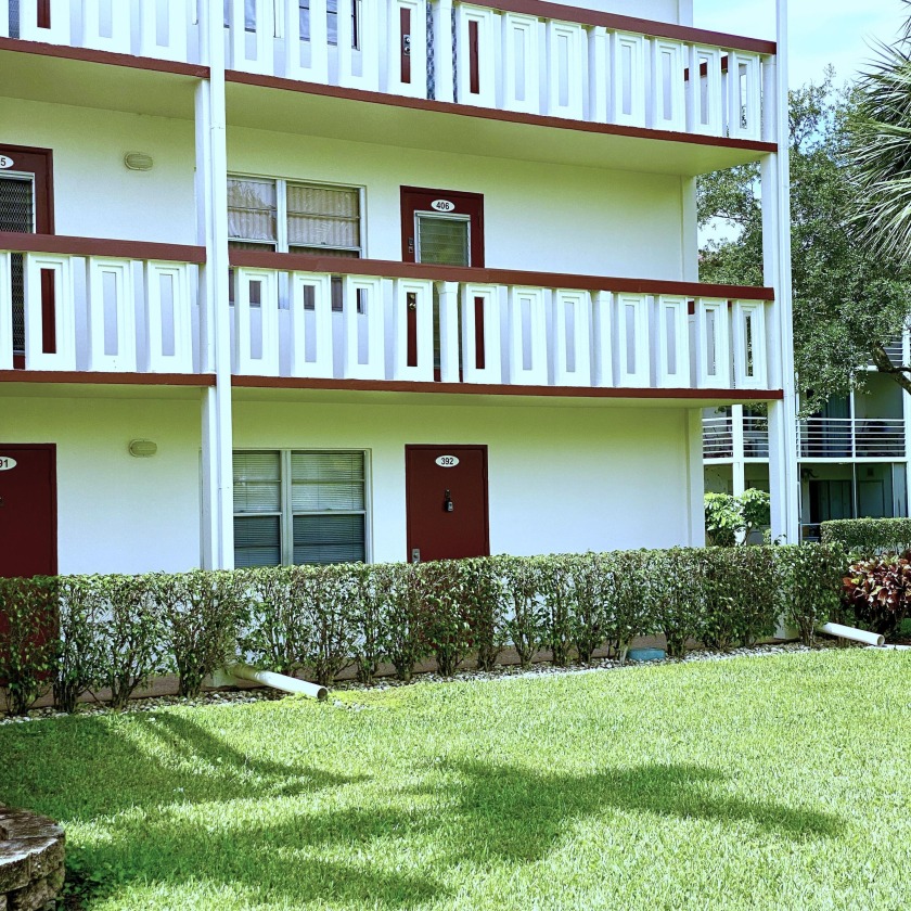 IMMEDIATE LEASING OK. 1ST FlOOR CORNER 2 Bedroom 1.5 Bath - Beach Condo for sale in Boca Raton, Florida on Beachhouse.com