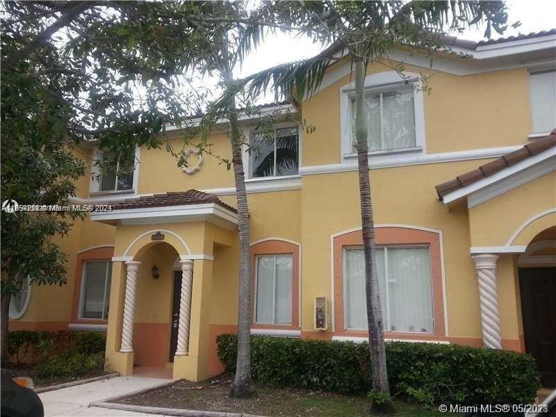 Lovely 3 bedroom unit in Keys Cove with spectacular lake - Beach Townhome/Townhouse for sale in Homestead, Florida on Beachhouse.com