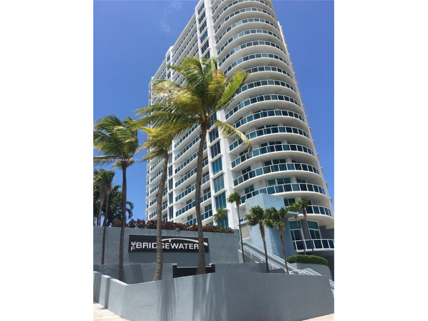 Beautiful Apartment with double balcony and wonderful view. 2 - Beach Condo for sale in North  Bay  Village, Florida on Beachhouse.com
