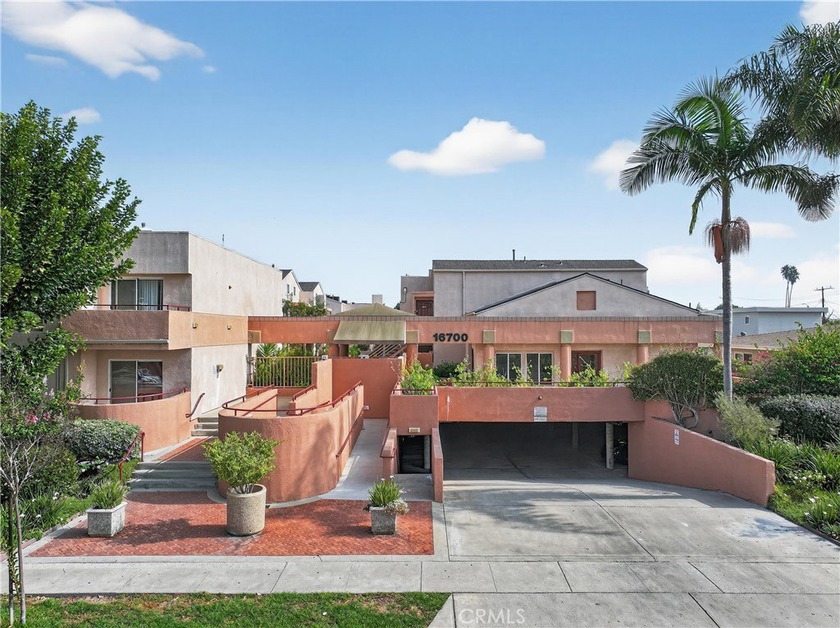 Super Sharp  Completely Remodeled upper-unit in Northwest - Beach Condo for sale in Torrance, California on Beachhouse.com